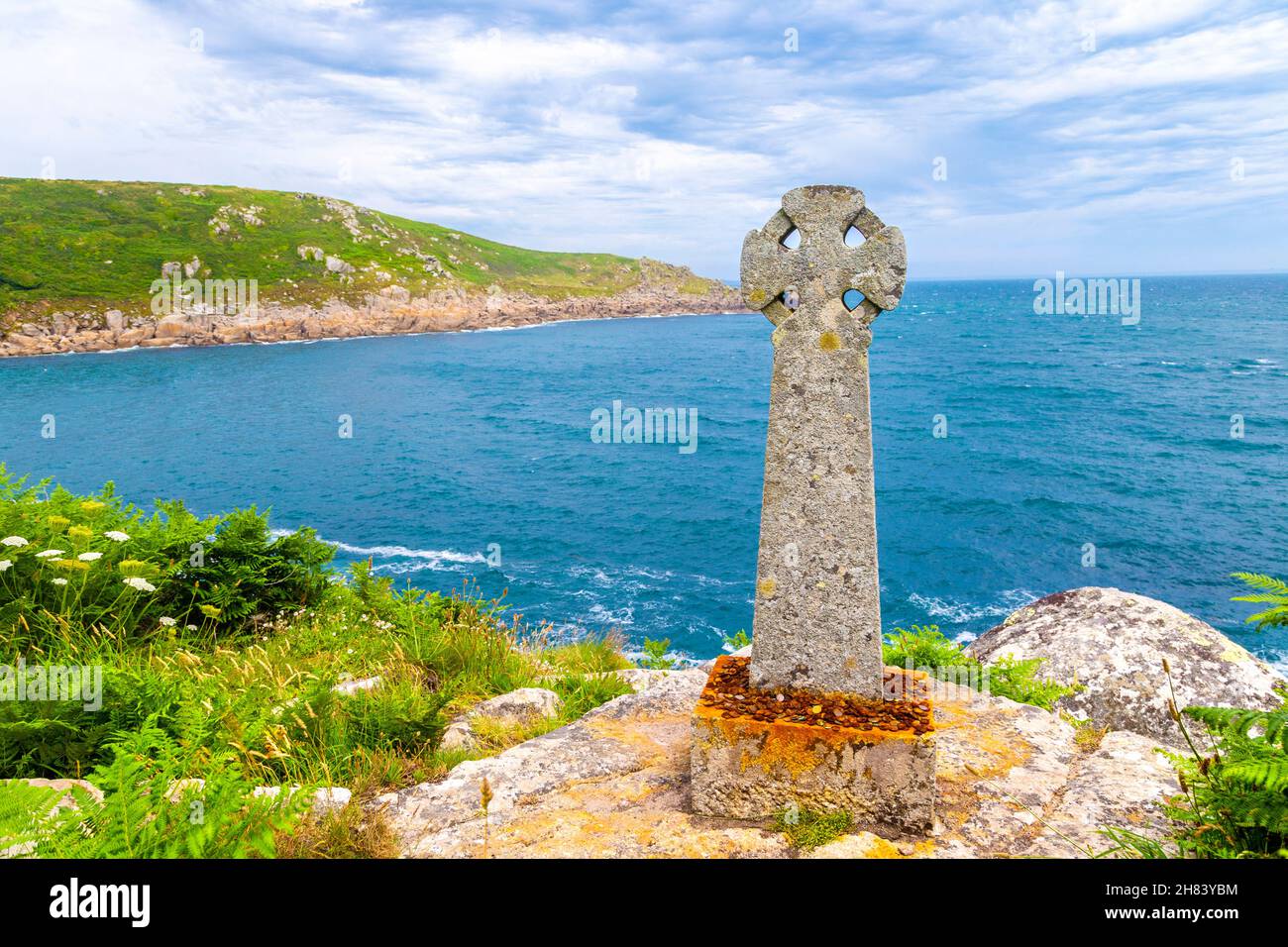 Celtic cross commemorating the death of David Wordsworth Watson, who fell from Carn Mellyn cliffs in 1873 near Lamorna Cove, Cornwall, UK Stock Photo