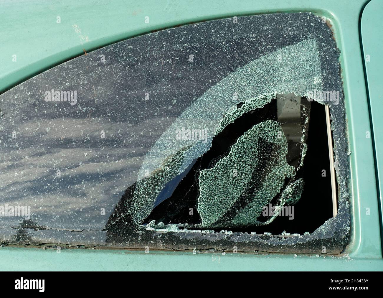 Smashed car window on the vehicle Stock Photo Alamy