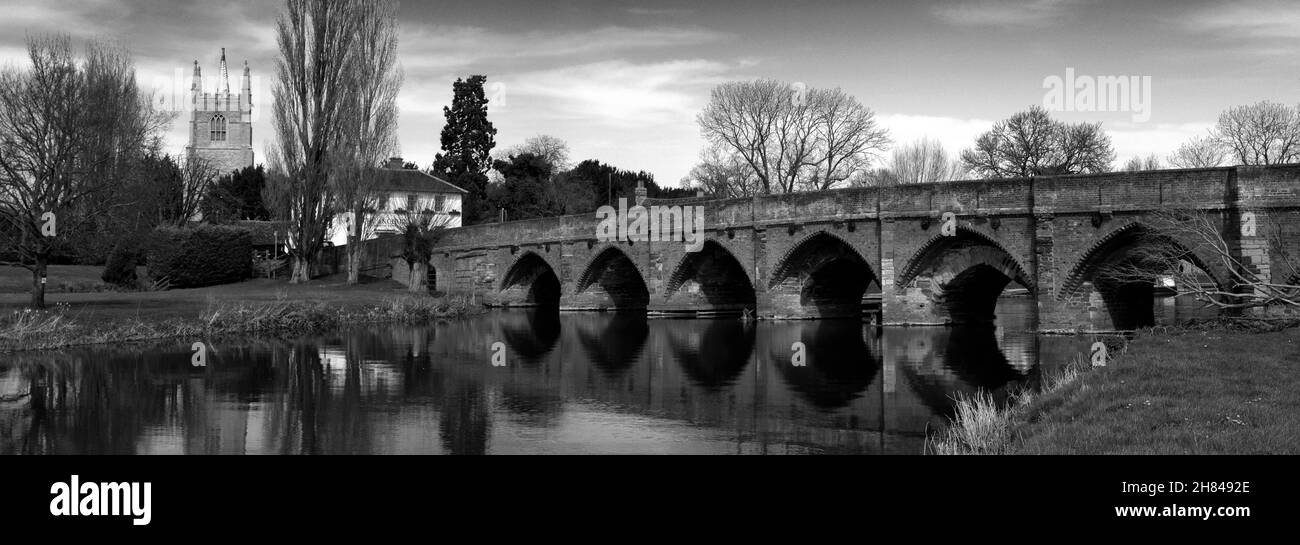 Bridge over the river Great Ouse, Great Barford village, Bedfordshire, England, UK Stock Photo