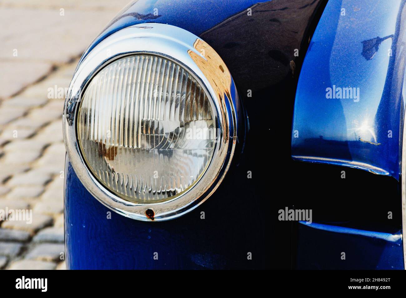 Classic car closeup on headlights hi-res stock photography and images ...