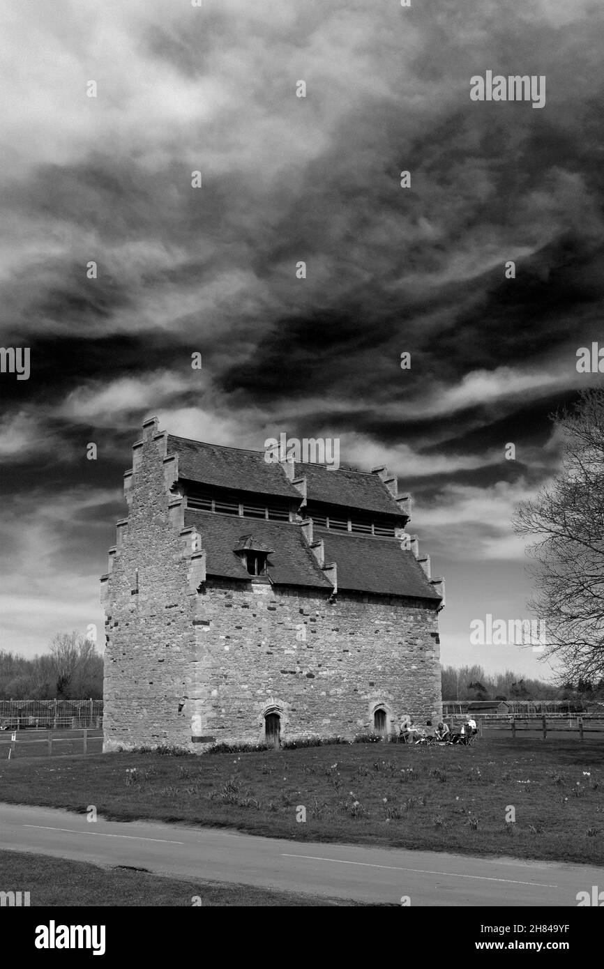 The Willington Dovecote and Stables, Willington village, Bedfordshire
