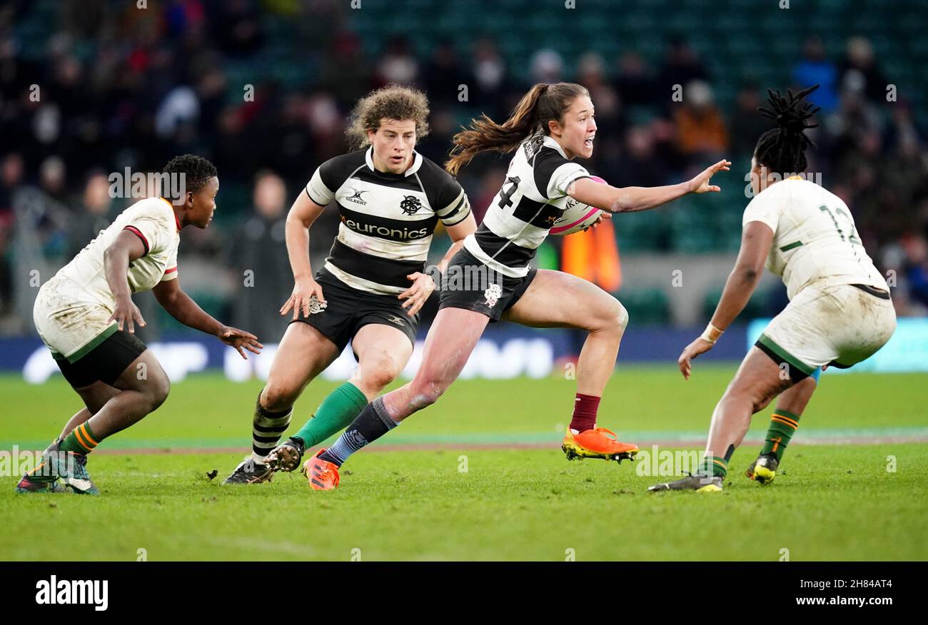 Barbarians' Rhona Lloyd (centre right) during the Autumn International match at Twickenham Stadium, London. Picture date: Saturday November 27, 2021. See PA story RUGBYU Barbarian Women. Photo credit should read: David Davies/PA Wire. RESTRICTIONS: Use subject to restrictions. Editorial use only, no commercial use without prior consent from rights holder. Stock Photo