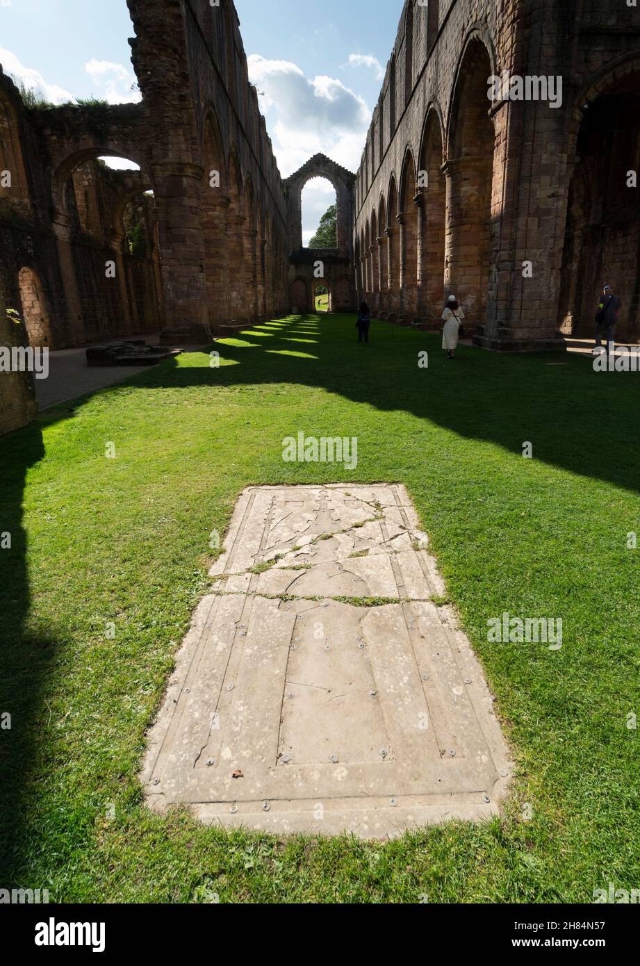 Fountains Abbey, Ripon, North Yorkshire, England - Cistercian abbey mostly dating from 13th to 15th centuries. Abbot's grave. Stock Photo