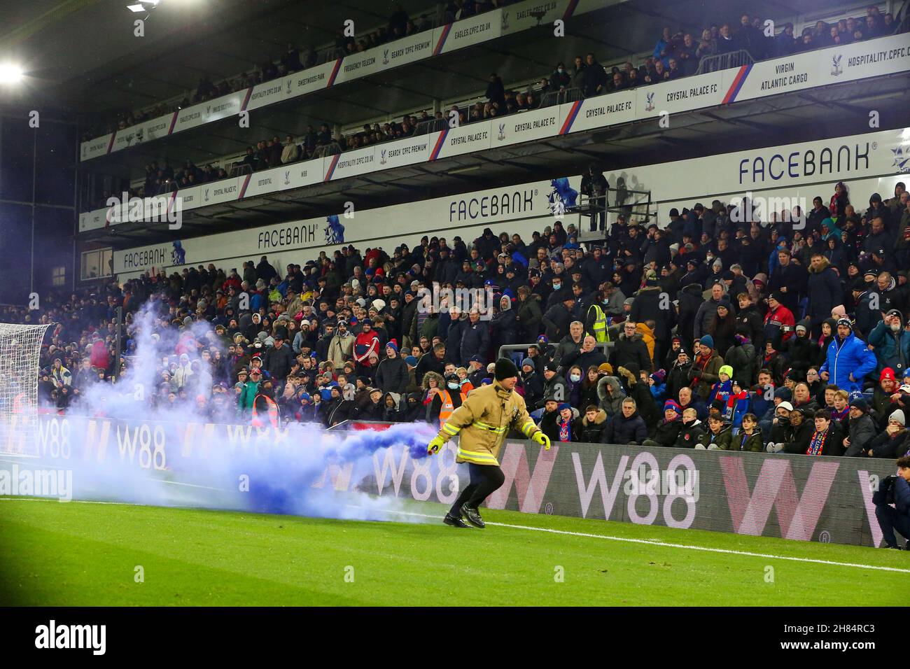 27th November 2021; Selhurst Park, Crystal Palace, London, England ...