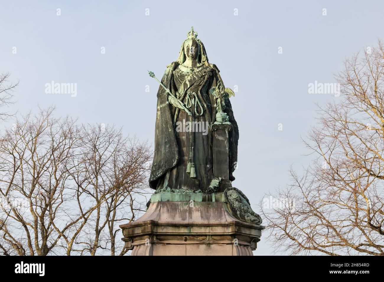 Queen Victoria Bronze statue Memorial showing oxidation and staining, Lancaster, Lancashire, England, UK Stock Photo
