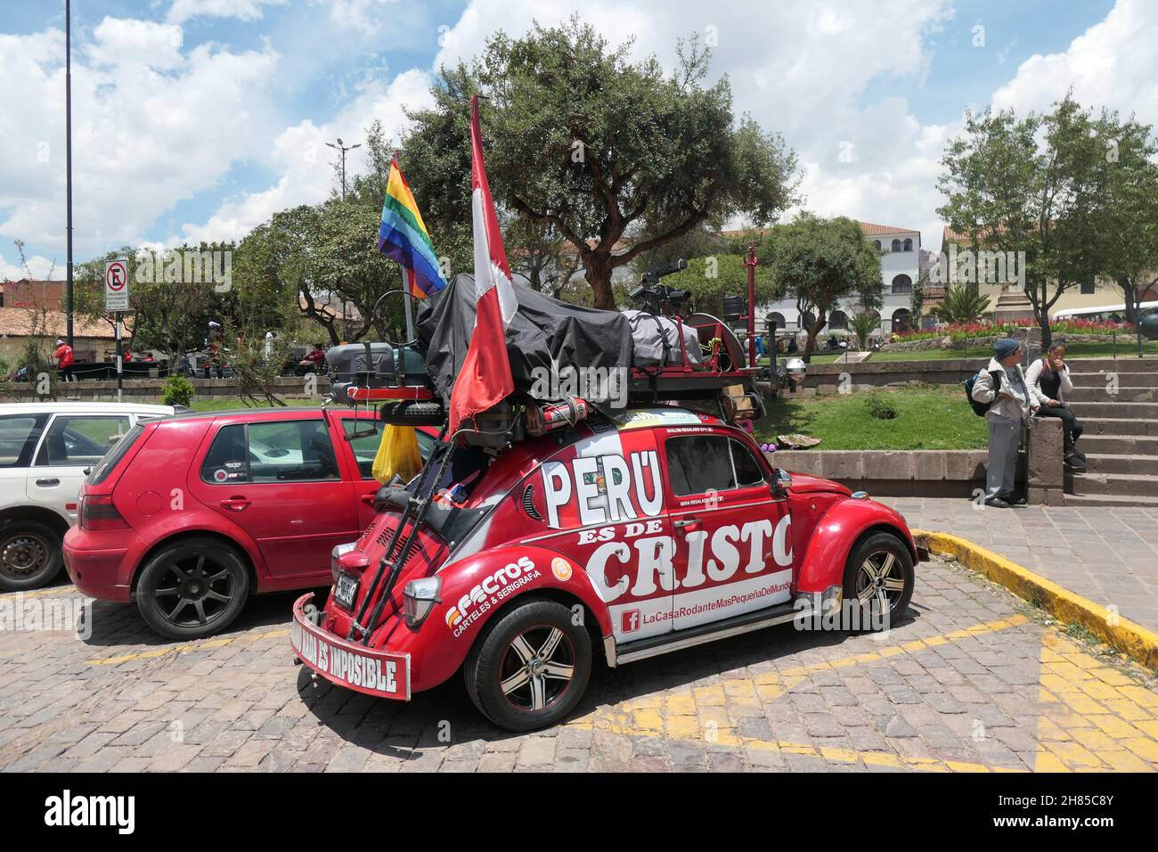 VW beetle Volkswagen mapping roads in in Cusco Peru flag flags google maps bags cover