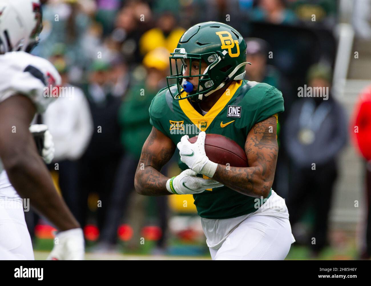 Nothing but OPEN space in front of Baylor Bears running back Abram Smith on  11-yard rush