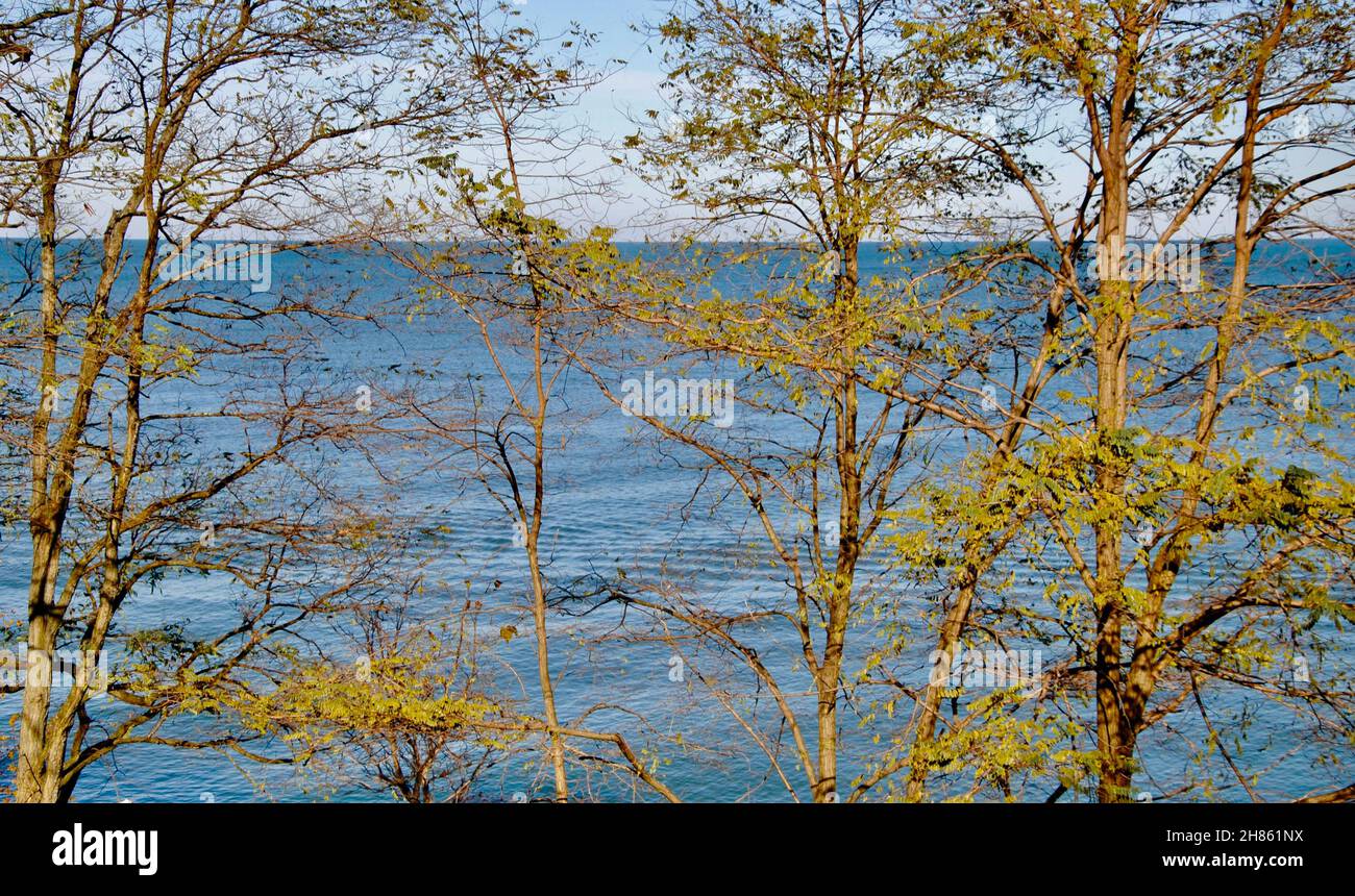 Lakewood Promenade along Lake Erie at Lakewood Park Stock Photo
