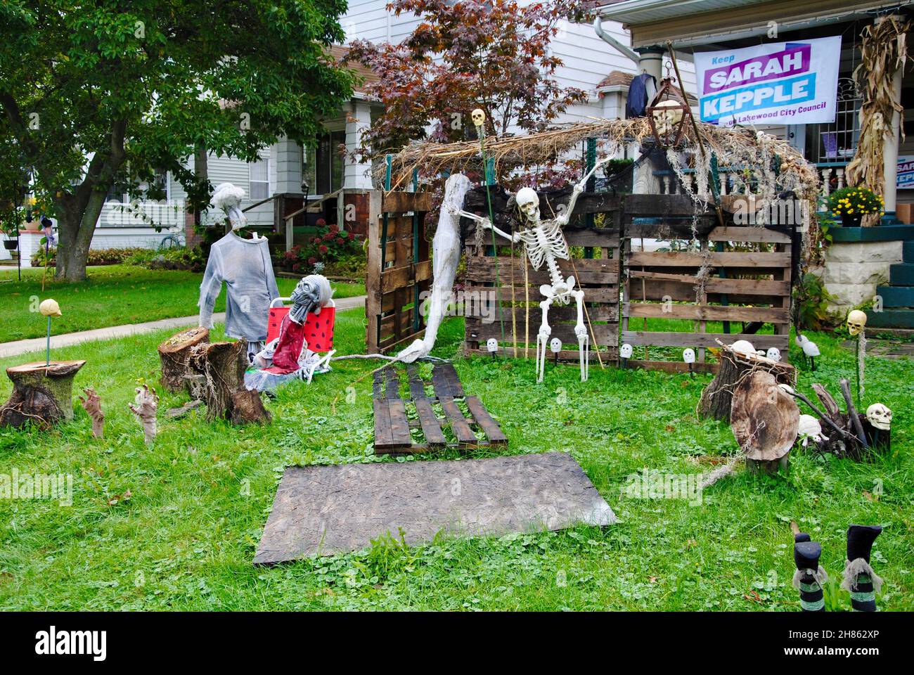 Halloween decorations in Lakewood, Ohio Stock Photo Alamy