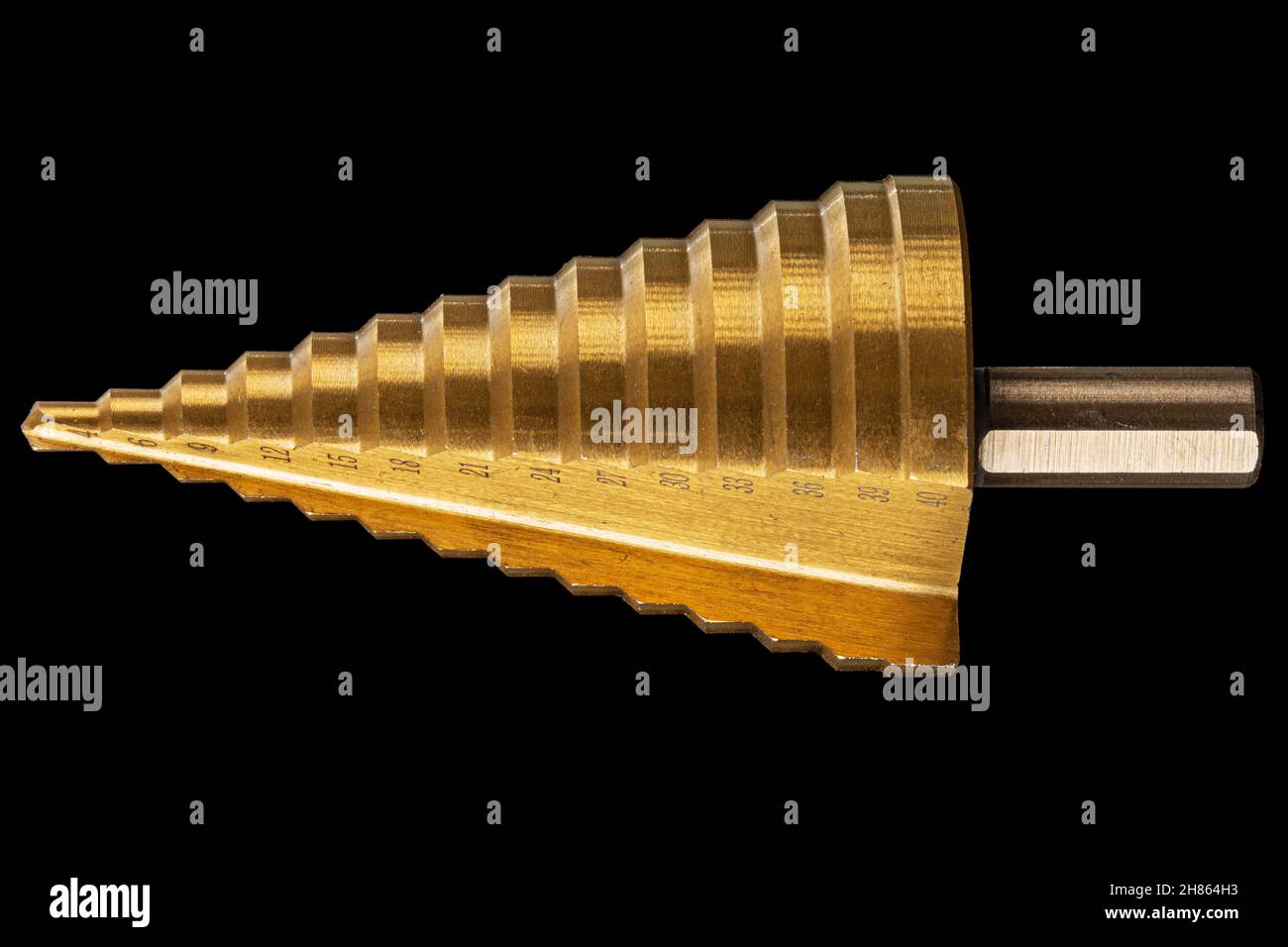 Conical step drill for drilling holes of different diameters, isolated