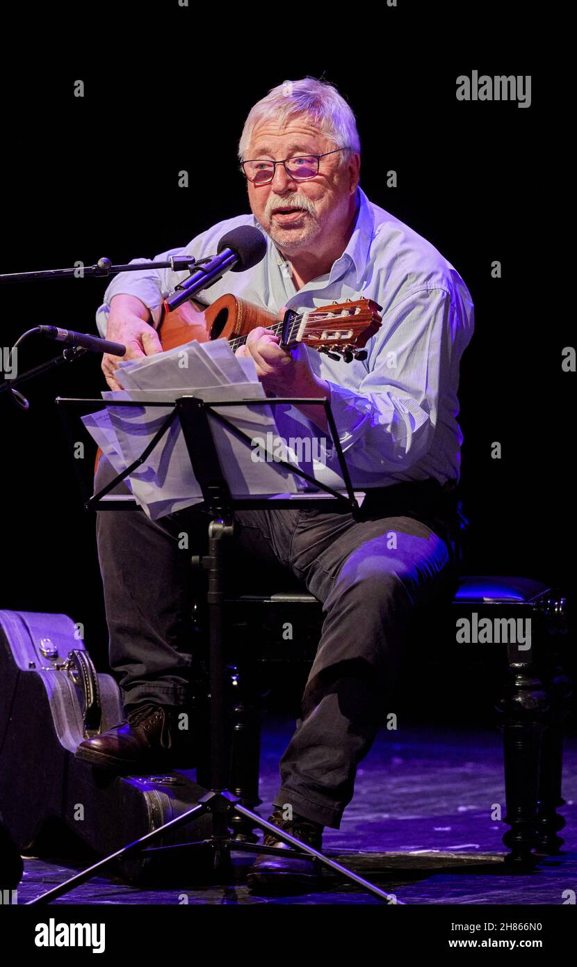 Hamburg, Germany. 27th Nov, 2021. Wolf Biermann, musician, speaks during the event 'Wolf Biermann & Freunde - eine musikalische Geburtstagsfeier zum 85.' on stage at the Thalia Theater. Credit: Georg Wendt/dpa/Alamy Live News Stock Photo