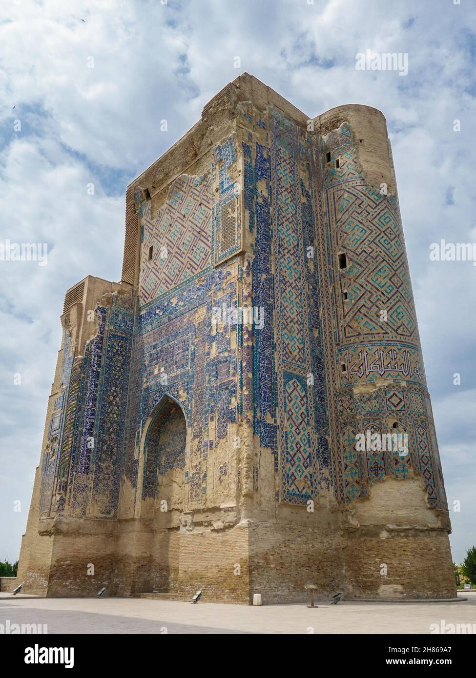 Pylon of gate of medieval palace Ak Saray, Shakhrisabz, Uzbekistan. Height is about 200 feet. Building was built at beginning of XV. UNESCO object Stock Photo