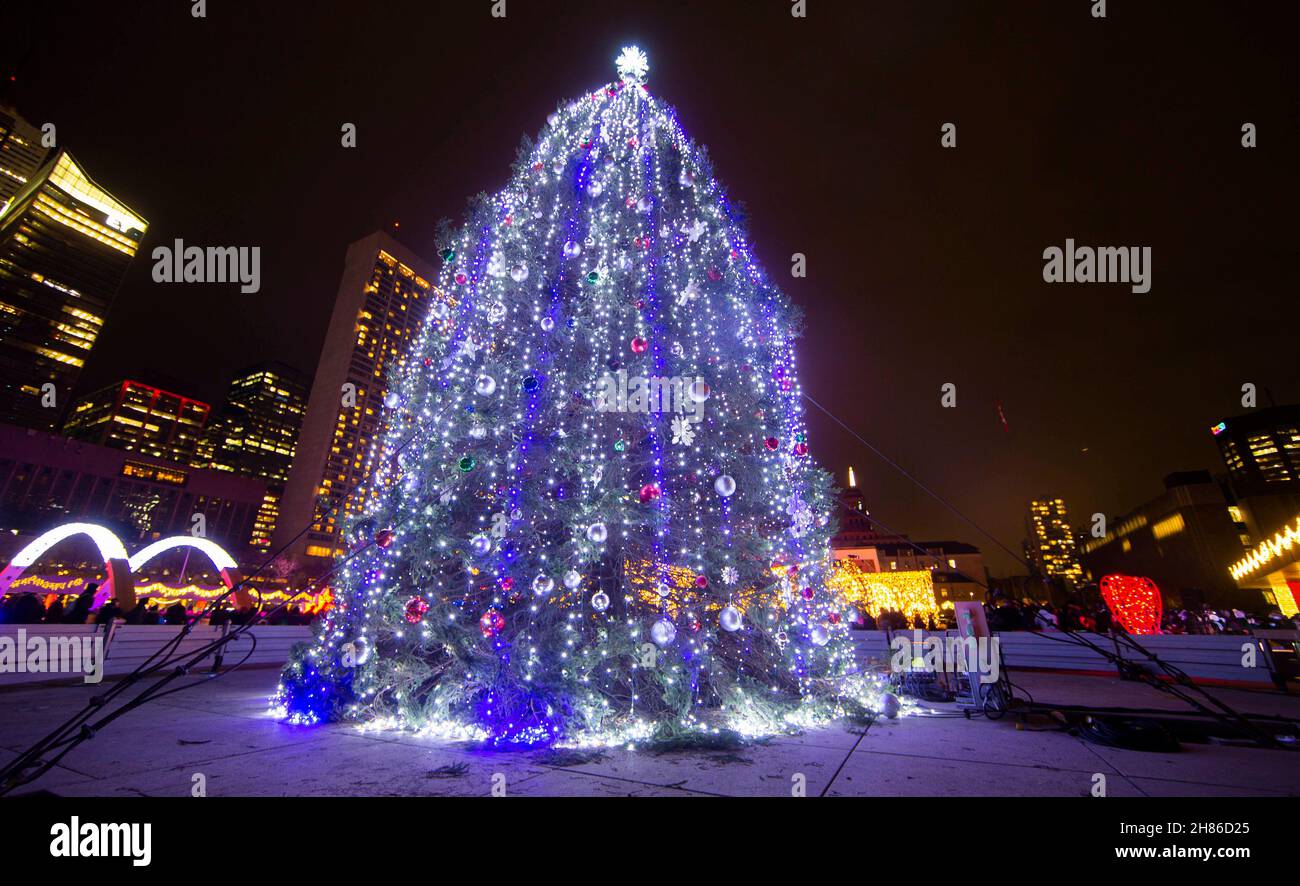 Toronto, Nov. 27. 2nd Jan, 2022. A Christmas tree with lights and