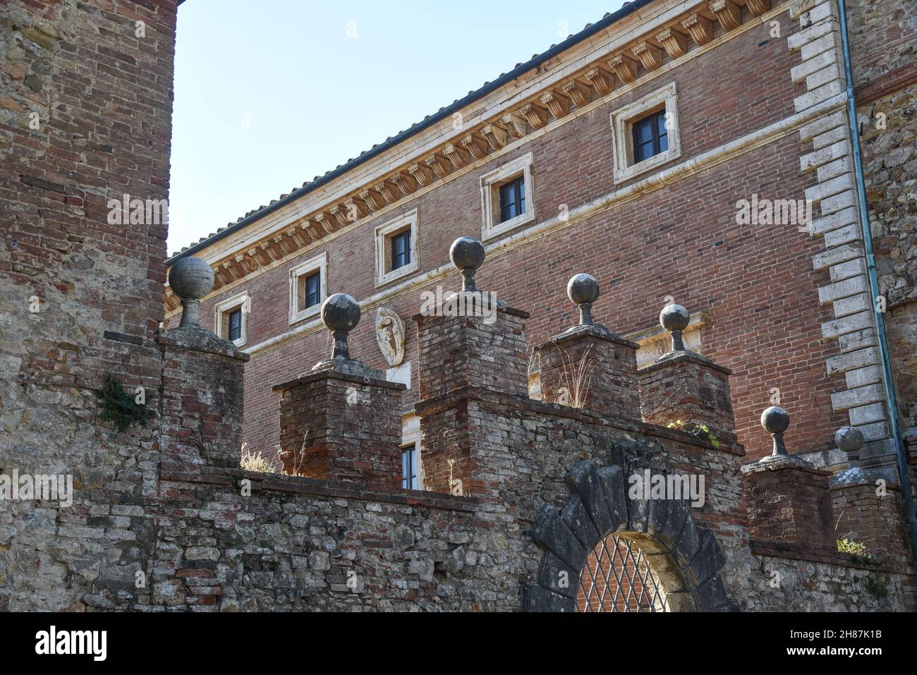 Anqua: ingresso a Villa Pannocchieschi, particolare Stock Photo
