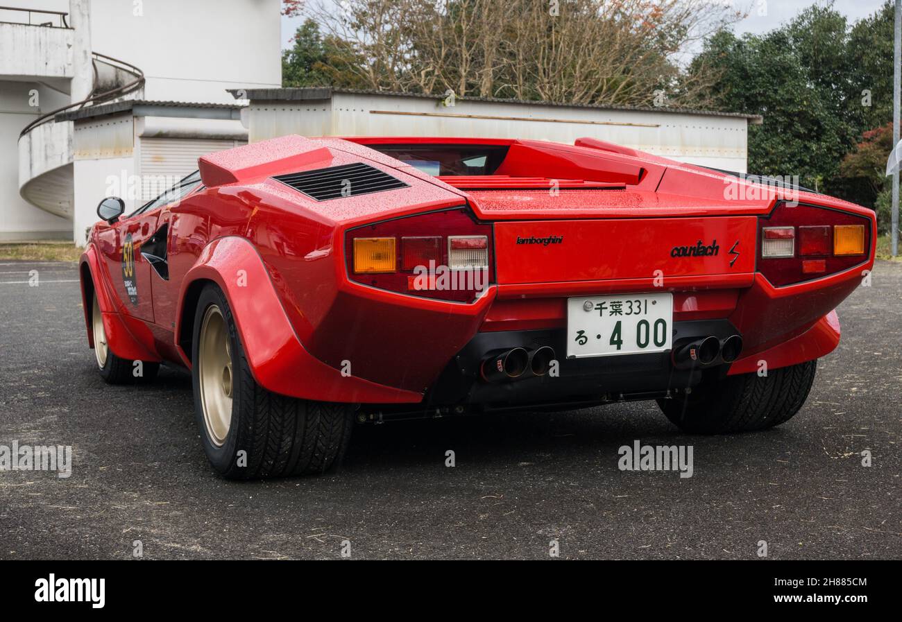Countach side view hires stock photography and images Alamy