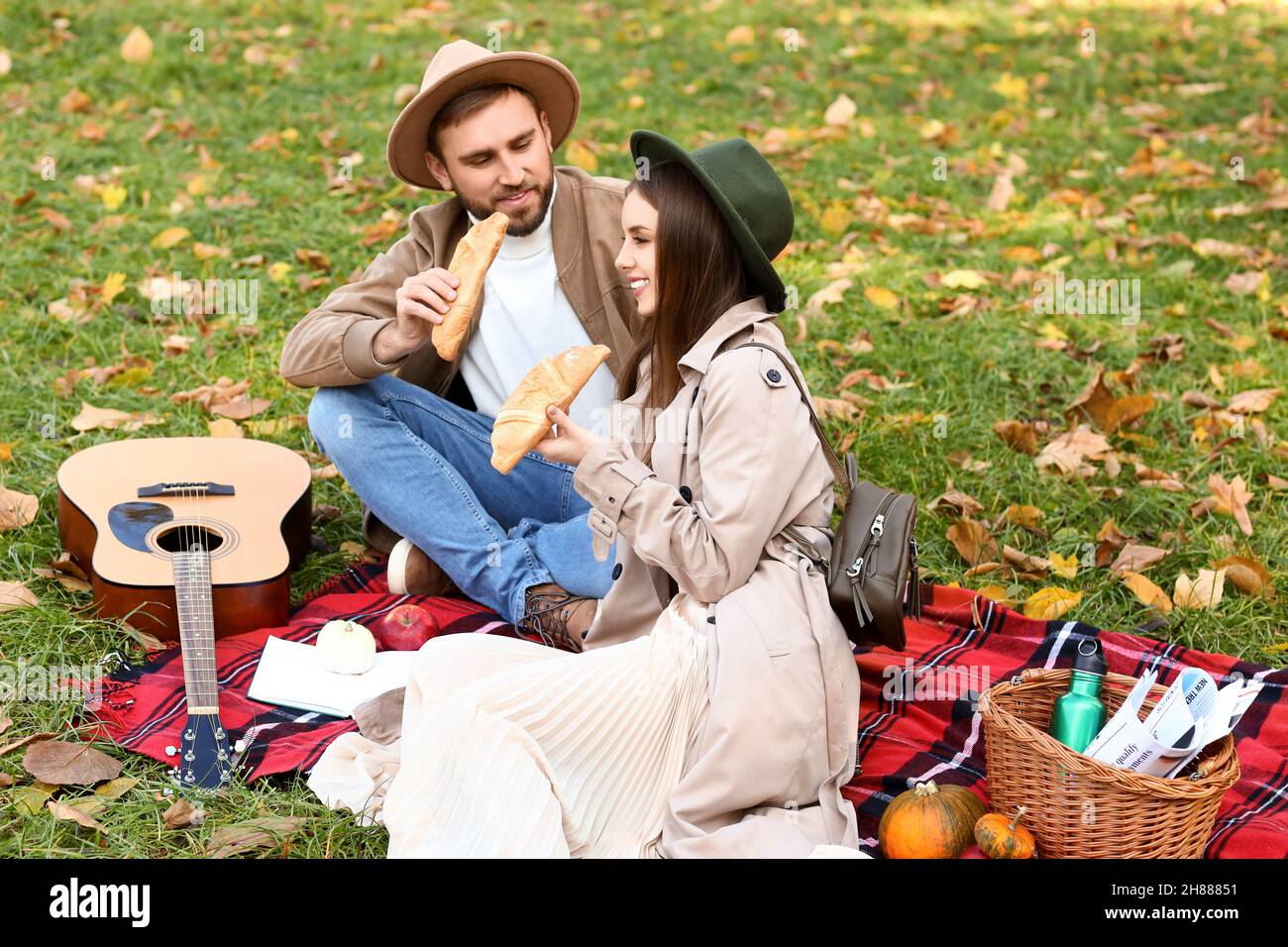 Loving couple having picnic hi-res stock photography and images - Alamy