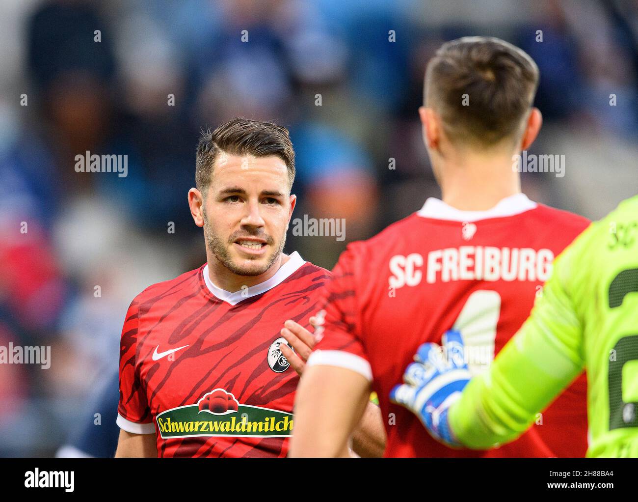 Christian GUENTER l. (GÃ nter, FR) discussed with Nico SCHLOTTERBECK (FR), Soccer 1st Bundesliga, 13th matchday, VfL Bochum (BO) - SC Freiburg (FR) 2: 1, on November 27, 2021 in Bochum / Germany. #DFL regulations prohibit any use of photographs as image sequences and / or quasi-video # Â Stock Photo
