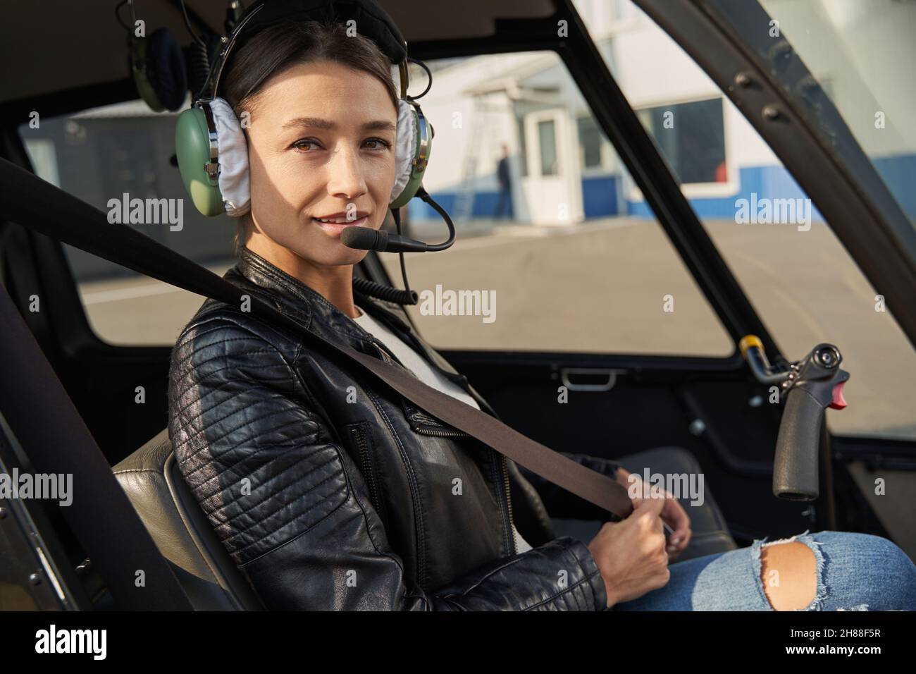 Woman cockpit pilot passenger hi-res stock photography and images - Alamy