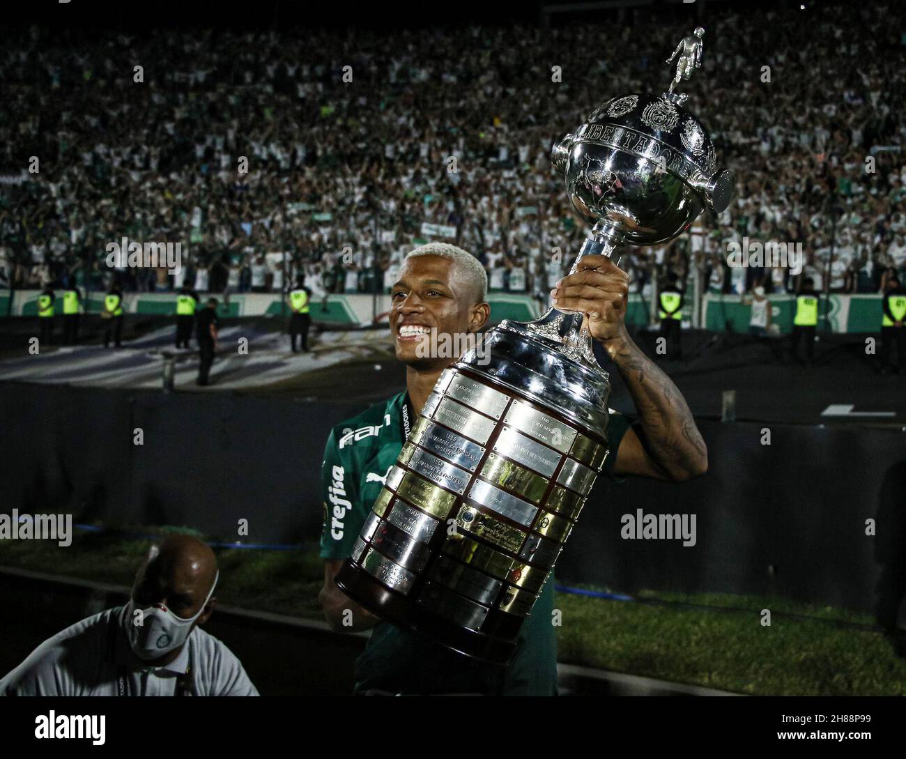 Uruguay - 11/27/2021 - LIBERTADORES 2021 FINAL, PALMEIRAS X FLAMENGO - Fans  during the match between Palmeiras