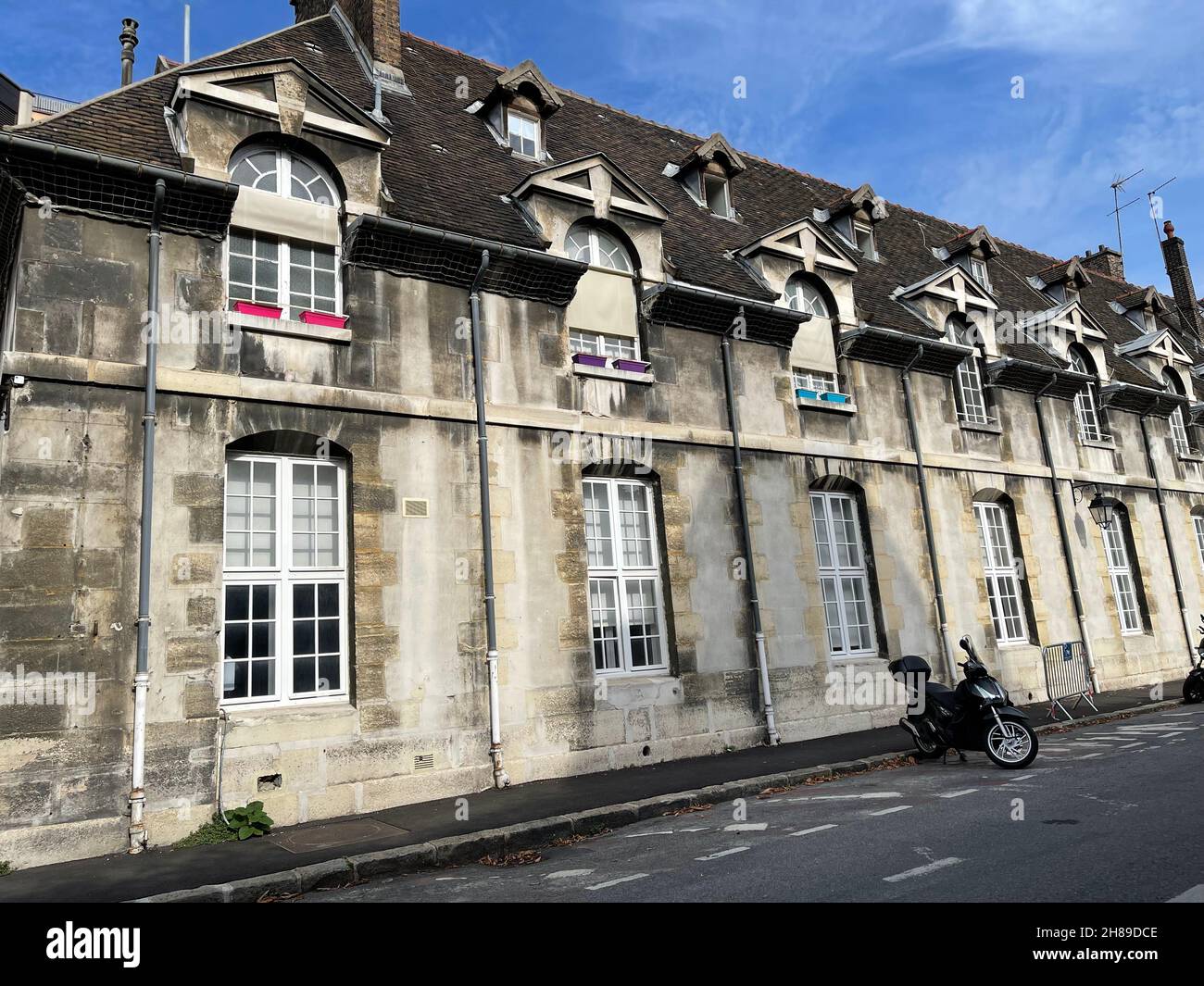 Saint-louis hospital in paris Stock Photo - Alamy