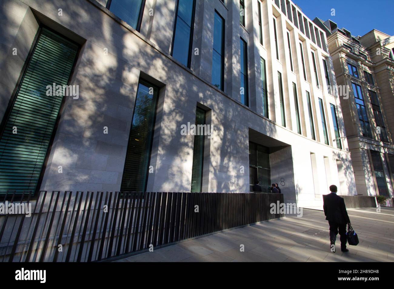 8 Finsbury Circus offices of Rathbone Investment Management, GAM