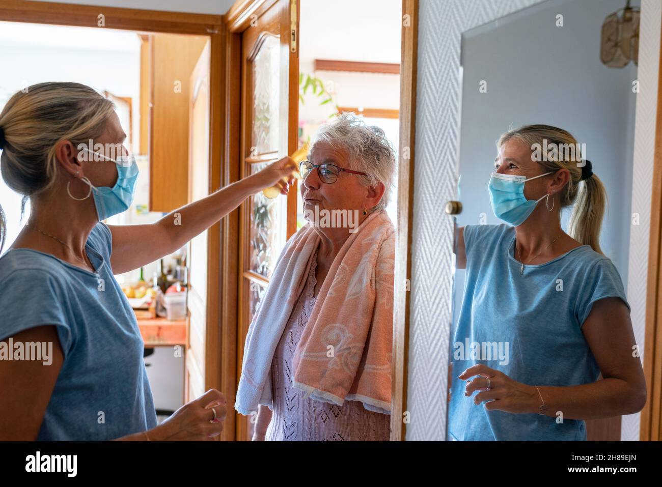 Home care assistant Stock Photo Alamy