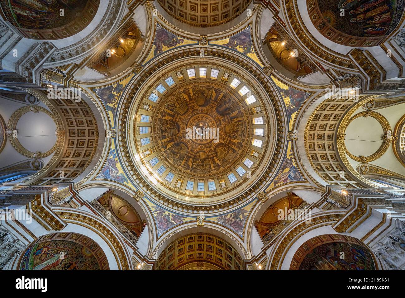 fleet street bolt court former Sun newspaper office Stock Photo - Alamy