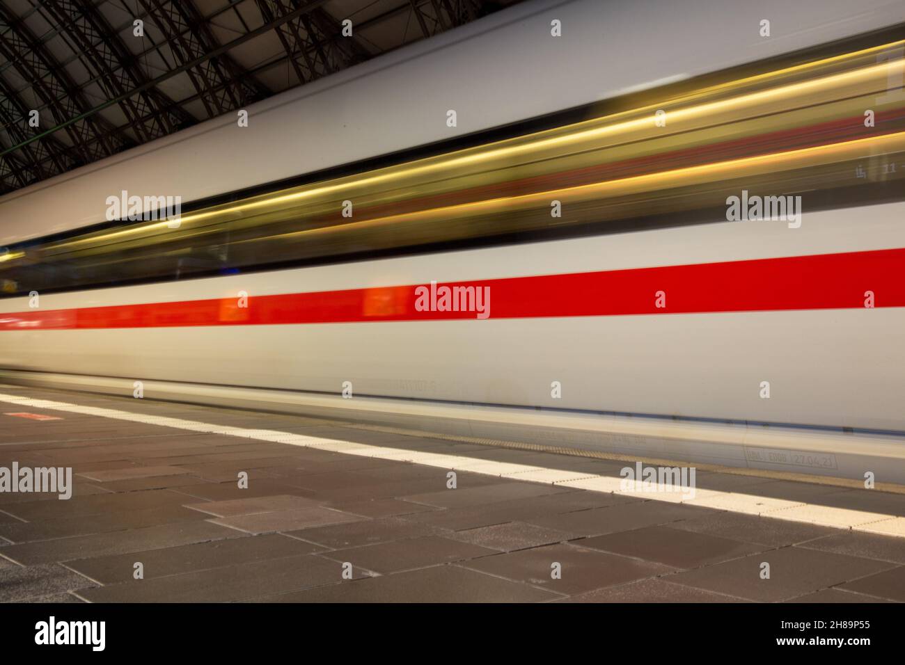 Dark motion hi-res stock photography and images - Alamy