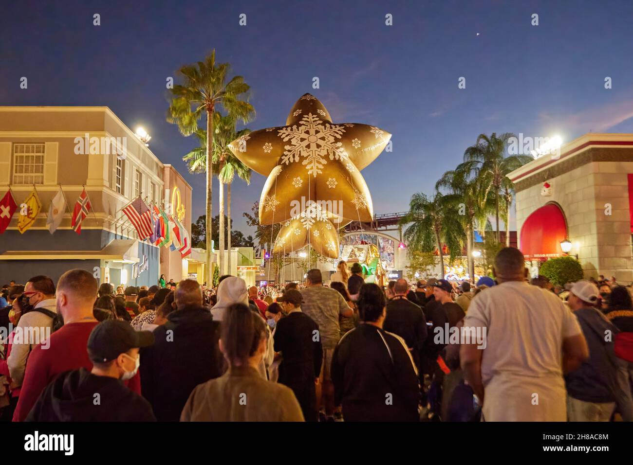 Orlando, USA. 27th Nov, 2021. Since November 13, larger-than-life balloons floating through the streets of Universal Studios Florida, along with appearances by the Minions from Illumination's Despicable Me and some of your favorite characters from DreamWorks Animation's Shrek and Madagascar films. (Photo by Yaroslav Sabitov/YES Market Media/Sipa USA) Credit: Sipa USA/Alamy Live News Stock Photo