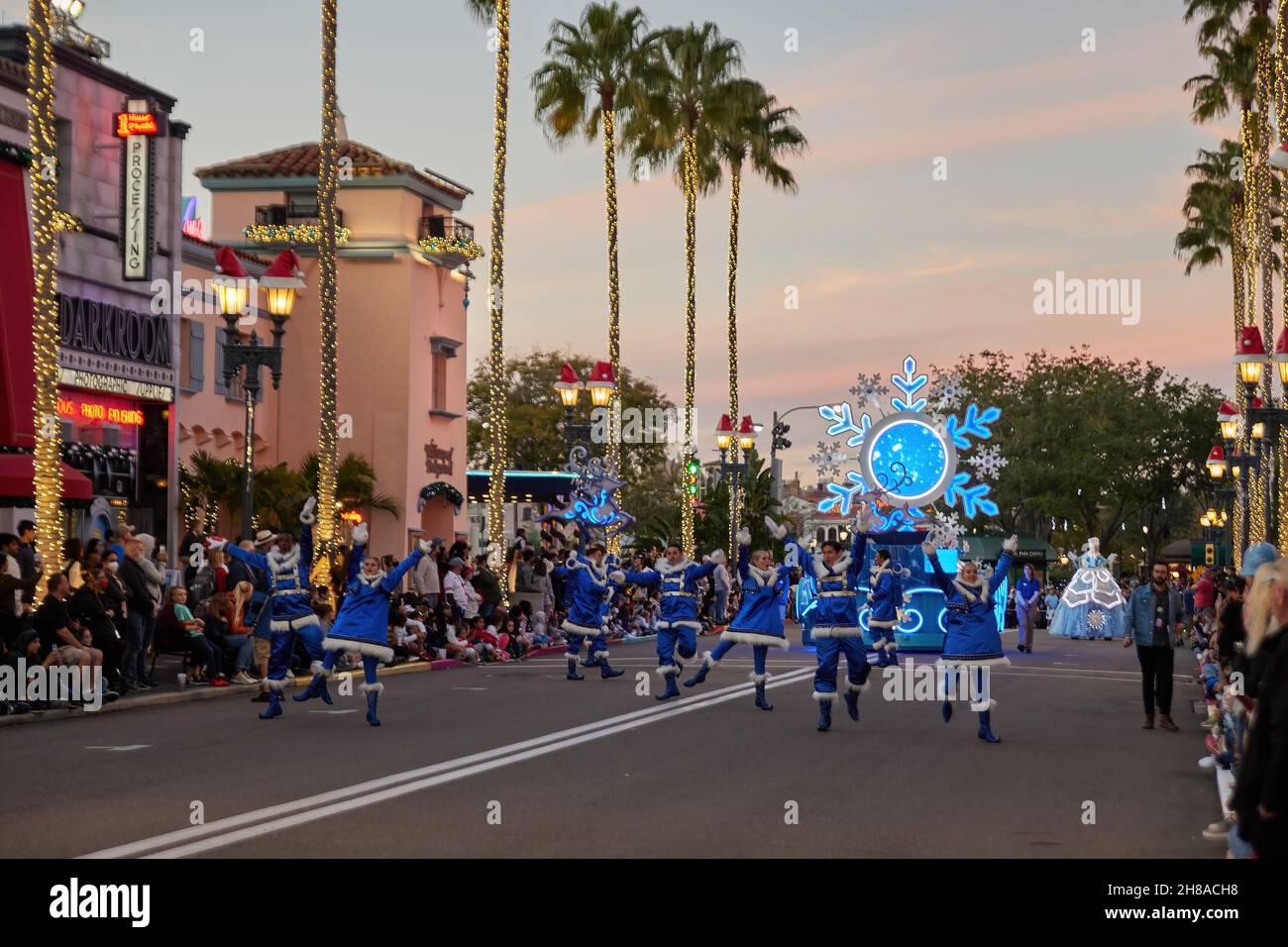 Orlando, USA. 27th Nov, 2021. Since November 13, larger-than-life balloons floating through the streets of Universal Studios Florida, along with appearances by the Minions from Illumination's Despicable Me and some of your favorite characters from DreamWorks Animation's Shrek and Madagascar films. (Photo by Yaroslav Sabitov/YES Market Media/Sipa USA) Credit: Sipa USA/Alamy Live News Stock Photo