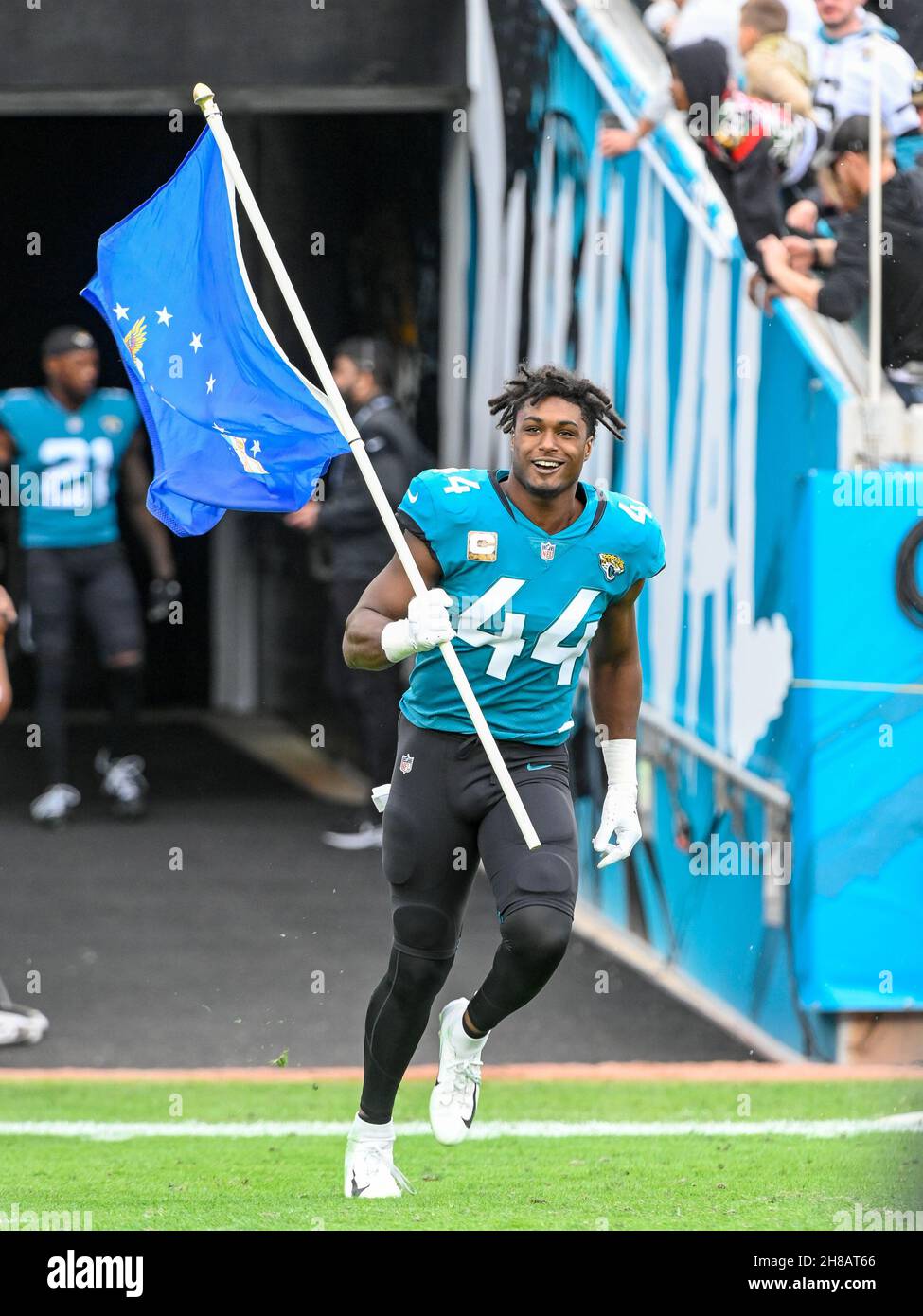 Houston, TX, USA. 10th Sep, 2017. Jacksonville Jaguars outside linebacker  Myles Jack (44), Jacksonville Jaguars outside linebacker Telvin Smith (50),  and Jacksonville Jaguars cornerback A.J. Bouye (21) celebrate during the  2nd quarter