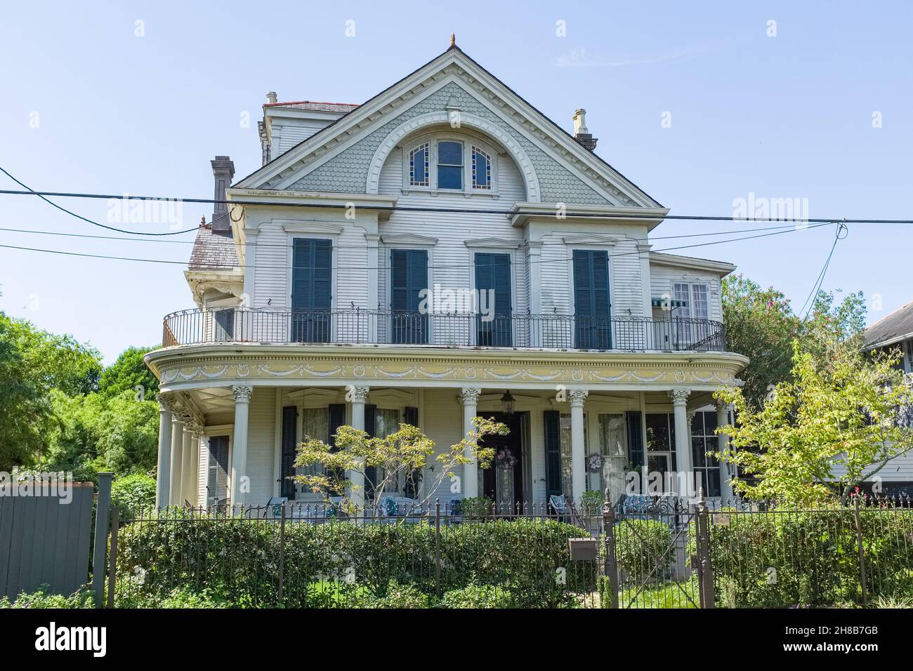 NEW ORLEANS, LA, USA - SEPTEMBER 6, 2020: Large Victorian house on Prytania Street Stock Photo