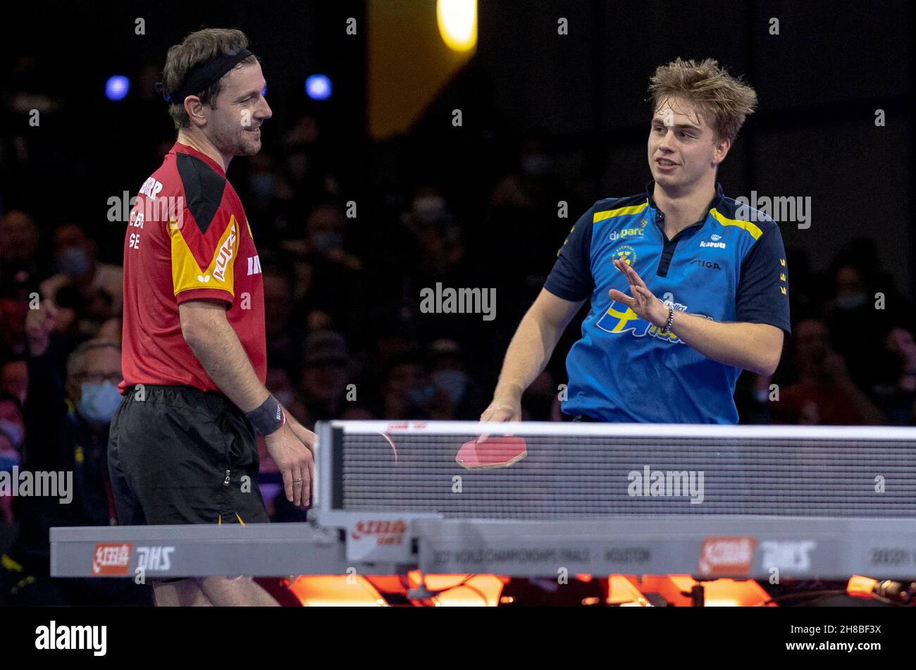 Houston. 28th Nov, 2021. Truls Moregard (R) of Sweden and Timo Bell of