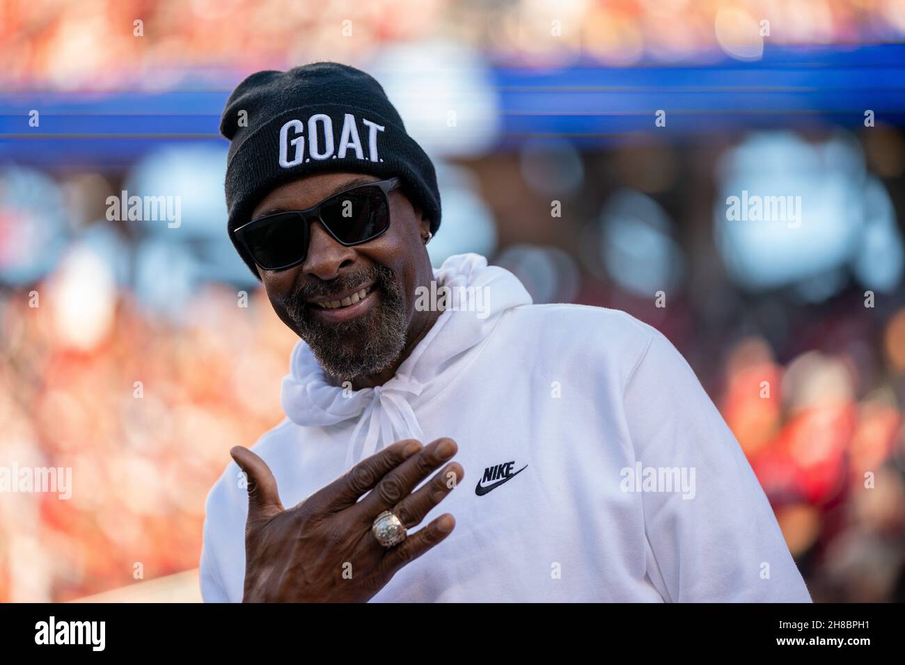 Jerry rice football hi-res stock photography and images - Alamy
