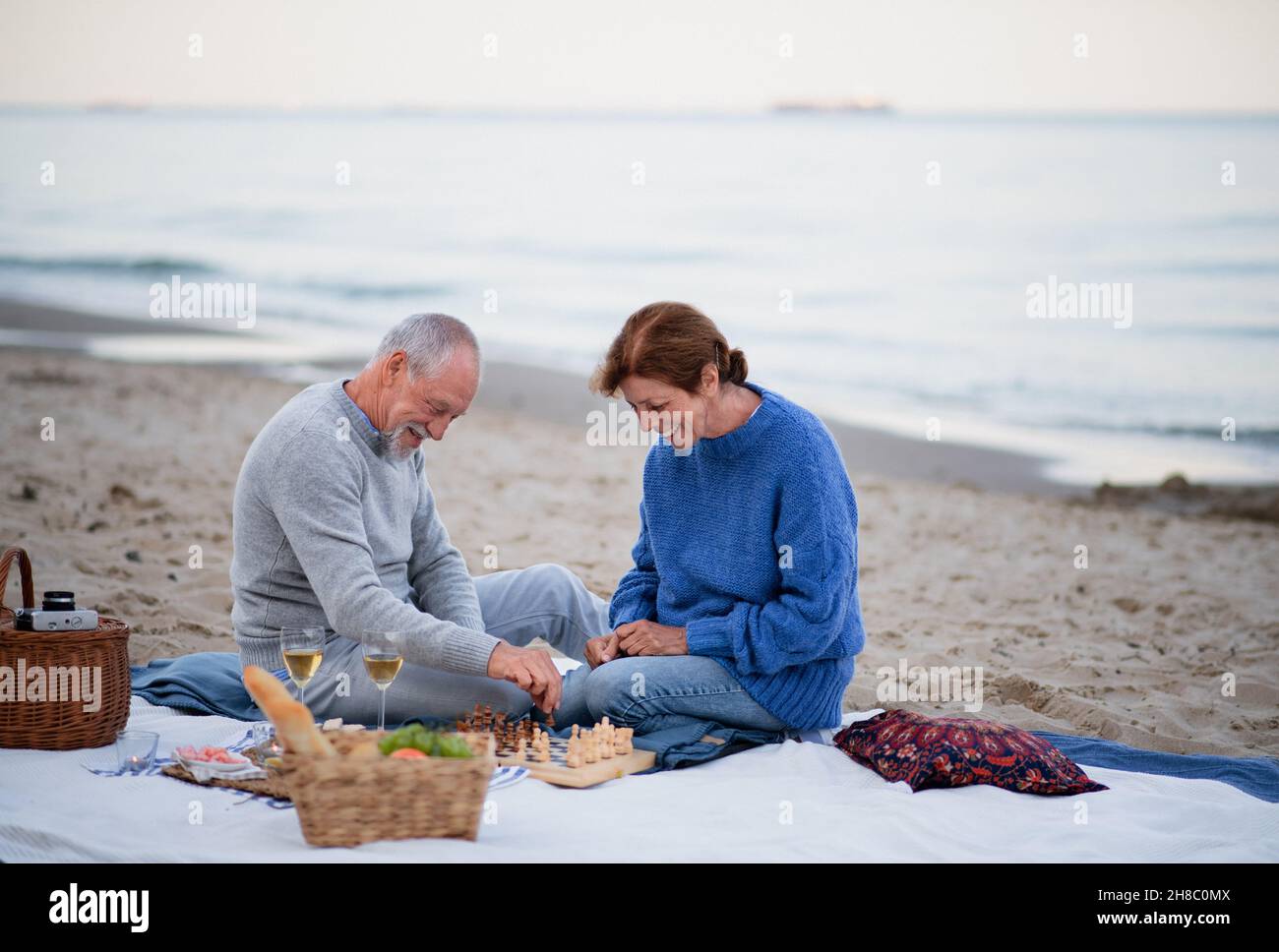 Playing chess at the beach hi-res stock photography and images - Alamy