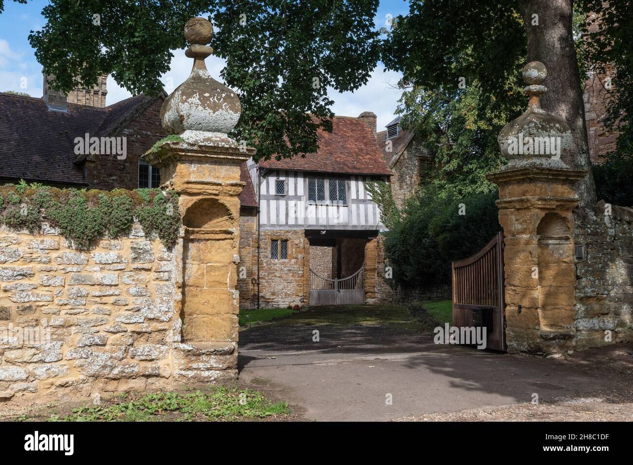 Half timbered gatehouse at the Manor, Ashby St Ledgers, UK;  the Gunpowder Plotters met here to plan the blowing up of Parliament in 1605 Stock Photo