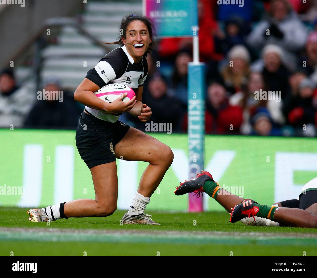 LONDON, ENGLAND - NOVEMBER 27: Sarah Levy (New York Rugby Club) of ...