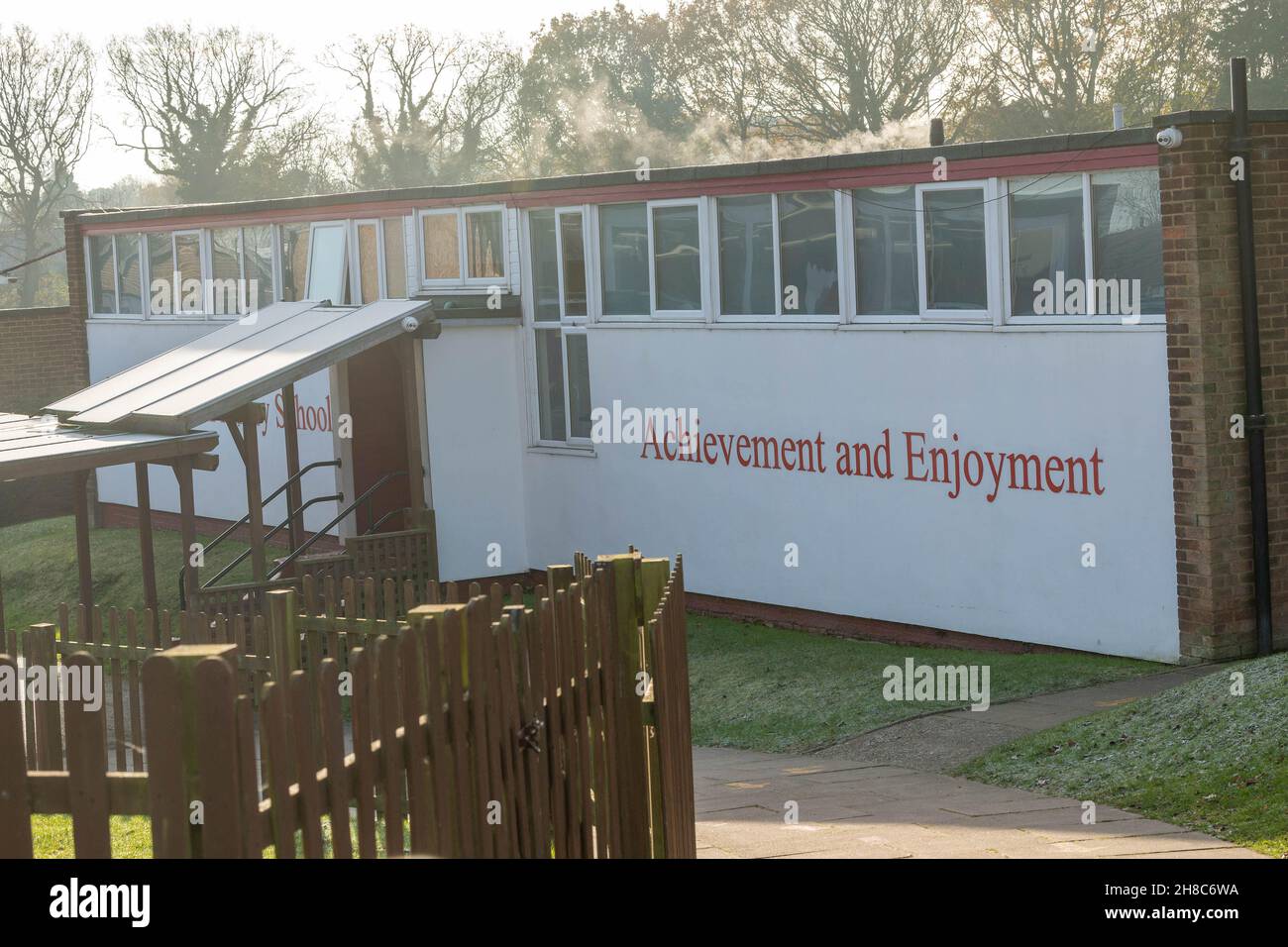 Brentwood, UK. 29th Nov, 2021. Brentwood Essex 29th Nov. 2021 Larchwood Primary School has been identified as a link to the Omicron Covid variant in Brentwood as Covid-19 Variant of Concern (B 1.1.529), Omicron, has been identified in Brentwood Essex the Government has announced Credit: Ian Davidson/Alamy Live News Stock Photo