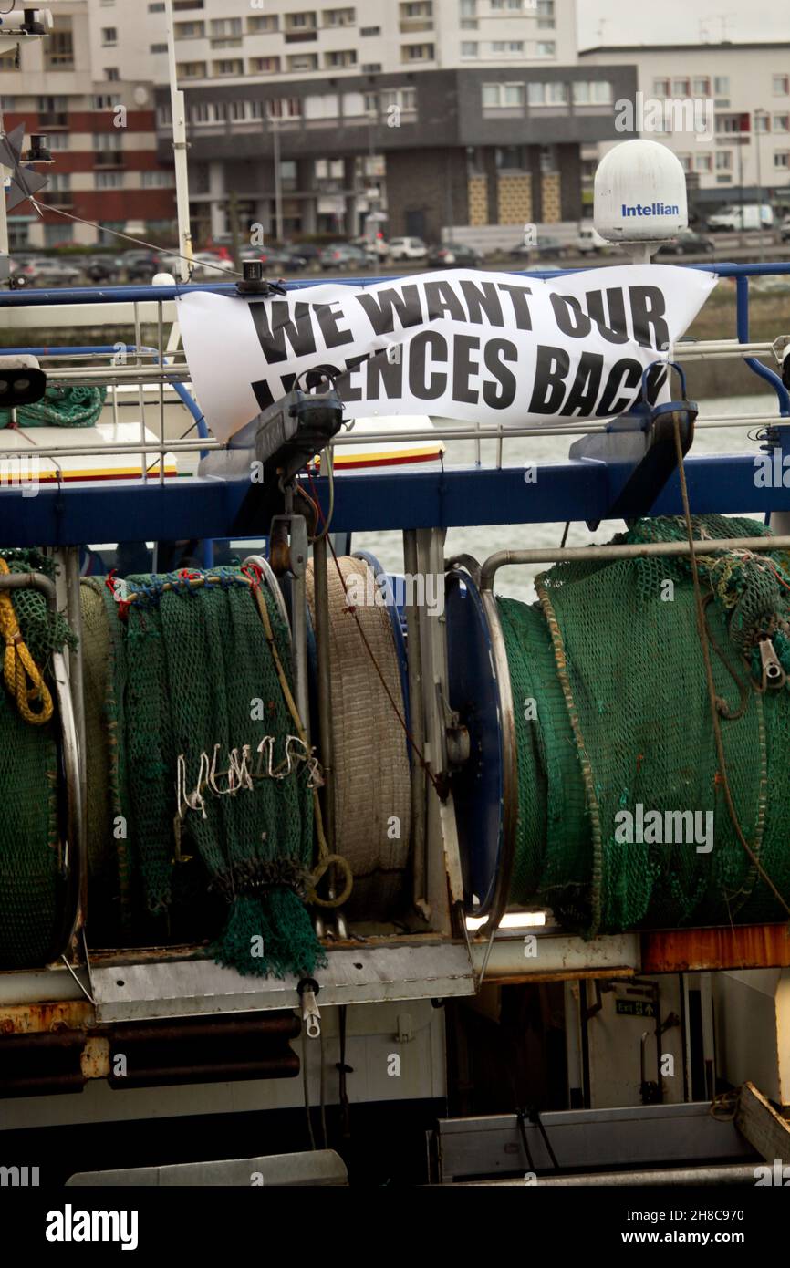 26 November 2021. Calais, northern France. 'We want our licenses back.' French fishermen return from temporarily blockading the port of Calais, angere Stock Photo