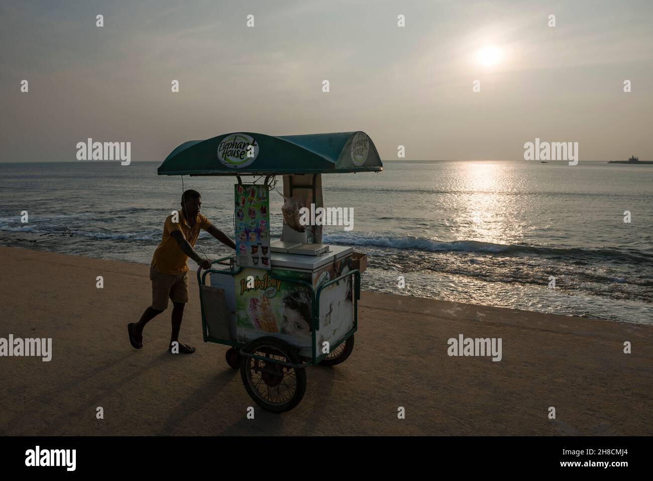 Sri Lanka, Colombo, ville, Stadt, city, bâtiment, Gebäude, building, plage, Strand, beach Stock Photo
