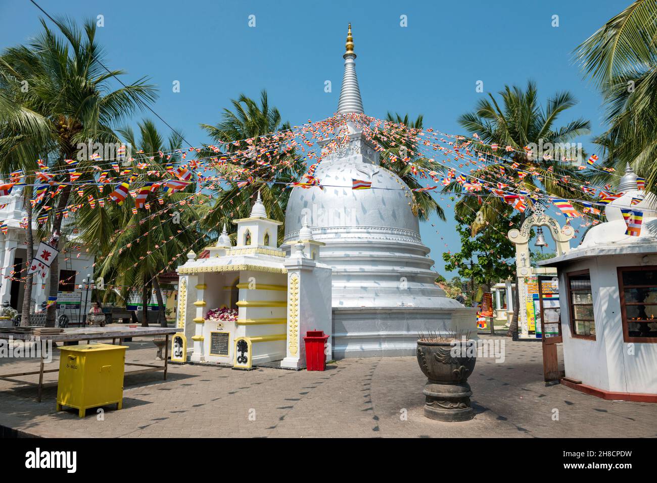 Sri Lanka, Northern Province, Province du Nord, Nördliche Provinz, Jaffna, Nainativu Island, temple bouddhiste, buddhistischer Tempel, Buddhist temple Stock Photo