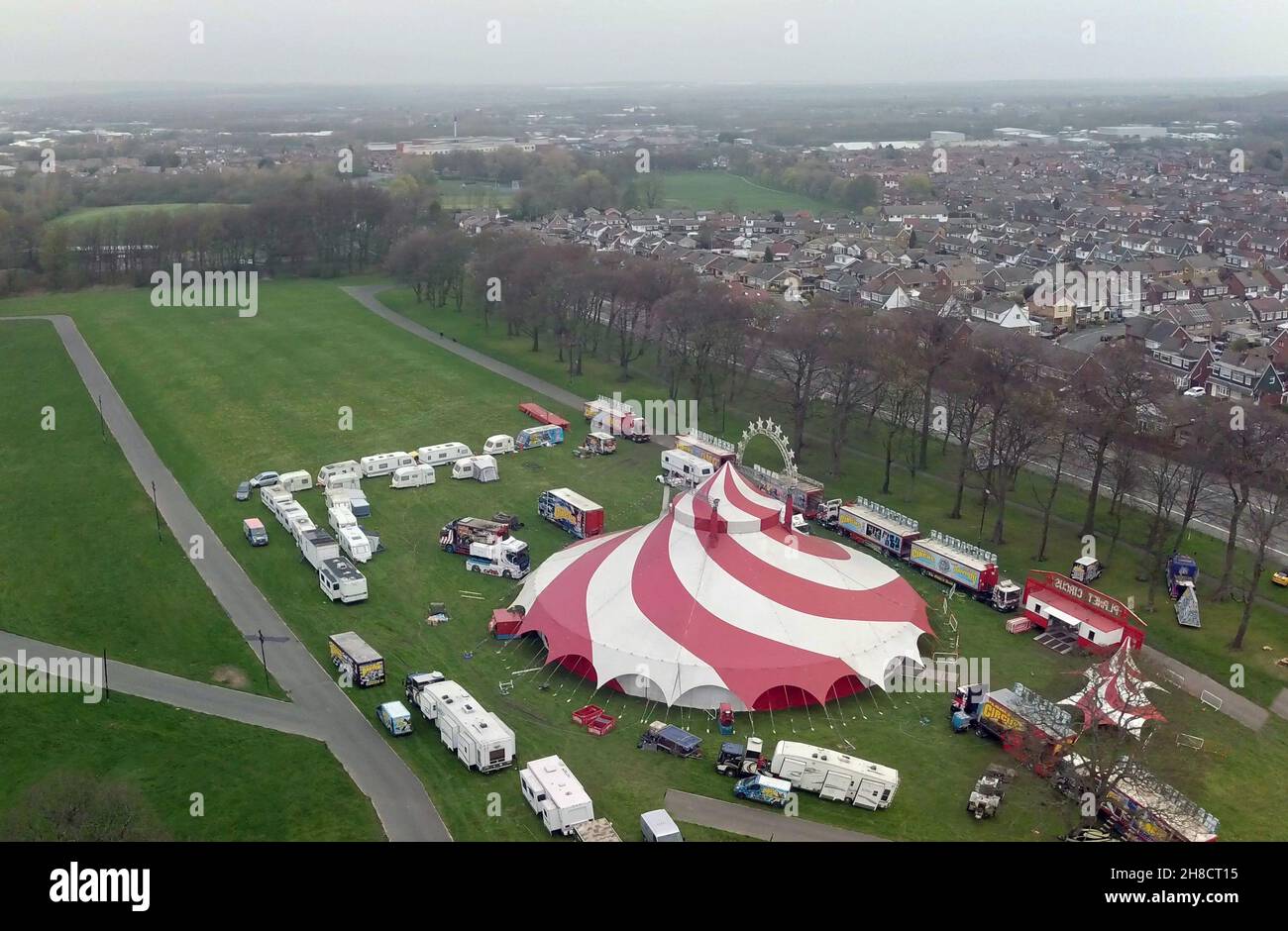Red and white striped circus tent hi-res stock photography and images ...