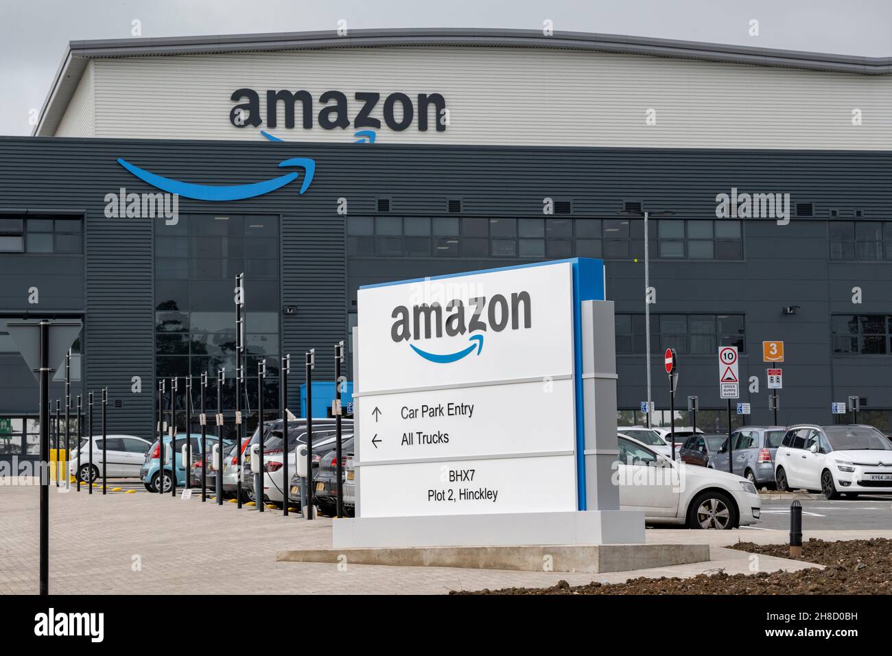 Front view of Amazon fulfilment centre depot BHX7 at Burbage, Hinckley, Leicestershire. UK. Stock Photo