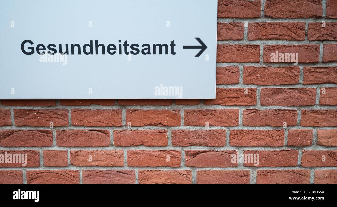 Celle, Germany. 29th Nov, 2021. 'Health Department' is written on a service building. Bundeswehr soldiers help with Corona contact tracing at the health office. Credit: Philipp Schulze/dpa/Alamy Live News Stock Photo