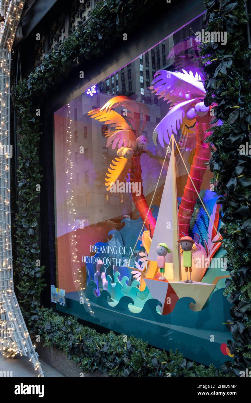 Saks Fifth Avenue flagship store displays the New York City holiday