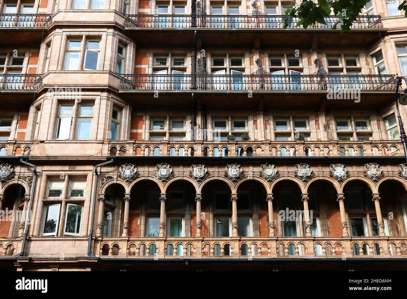 Historic hotel architecture in London, UK. Russell Square in Bloomsbury district Stock Photo Alamy