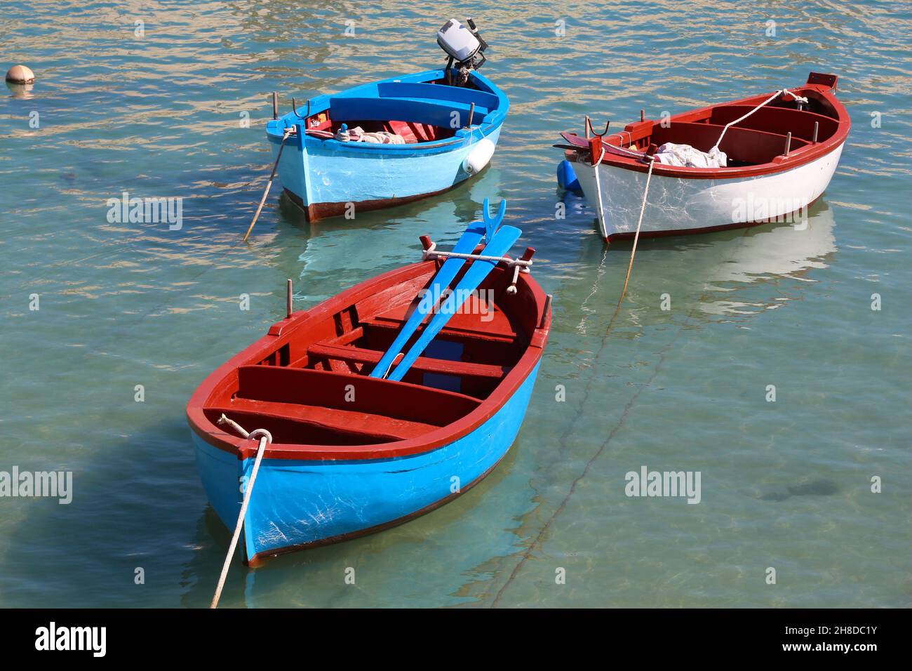 Colorful fishing boats italy hi-res stock photography and images - Alamy