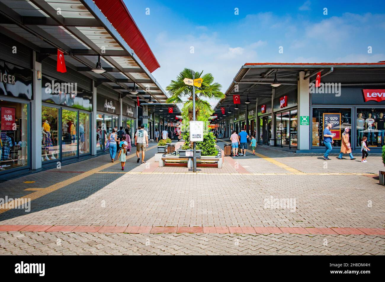 Brand outlet hi res stock photography and images Alamy