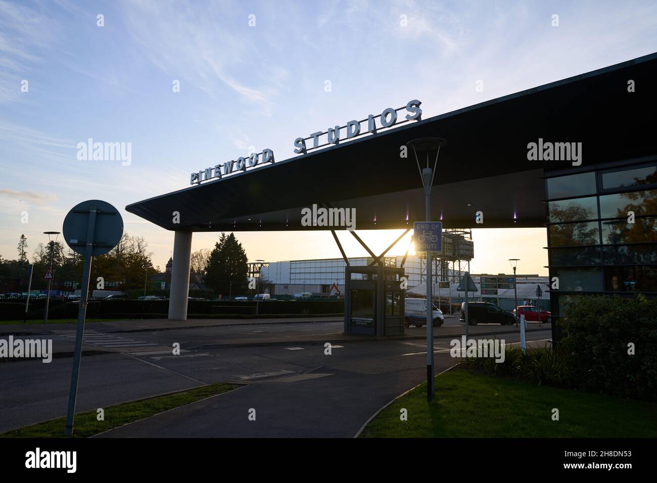 007 pinewood studios film television movies james bond stage tv hires