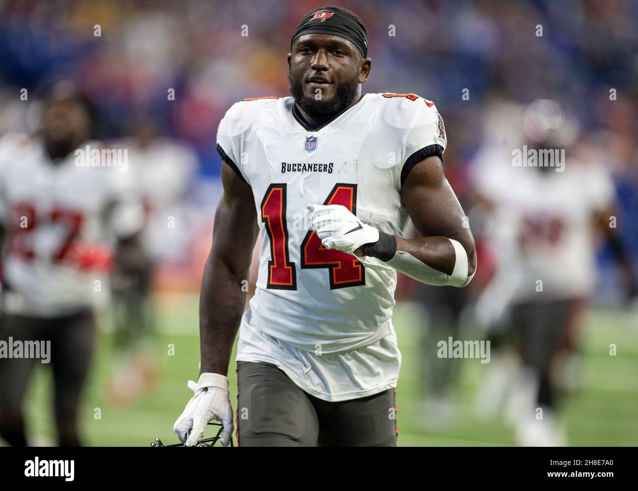 Tampa Bay Buccaneers fans wear bags before an NFL football game against the  Atlanta Falcons Sunday, Dec. 30, 2018, in Tampa, Fla. (AP Photo/Chris  O'Meara Stock Photo - Alamy